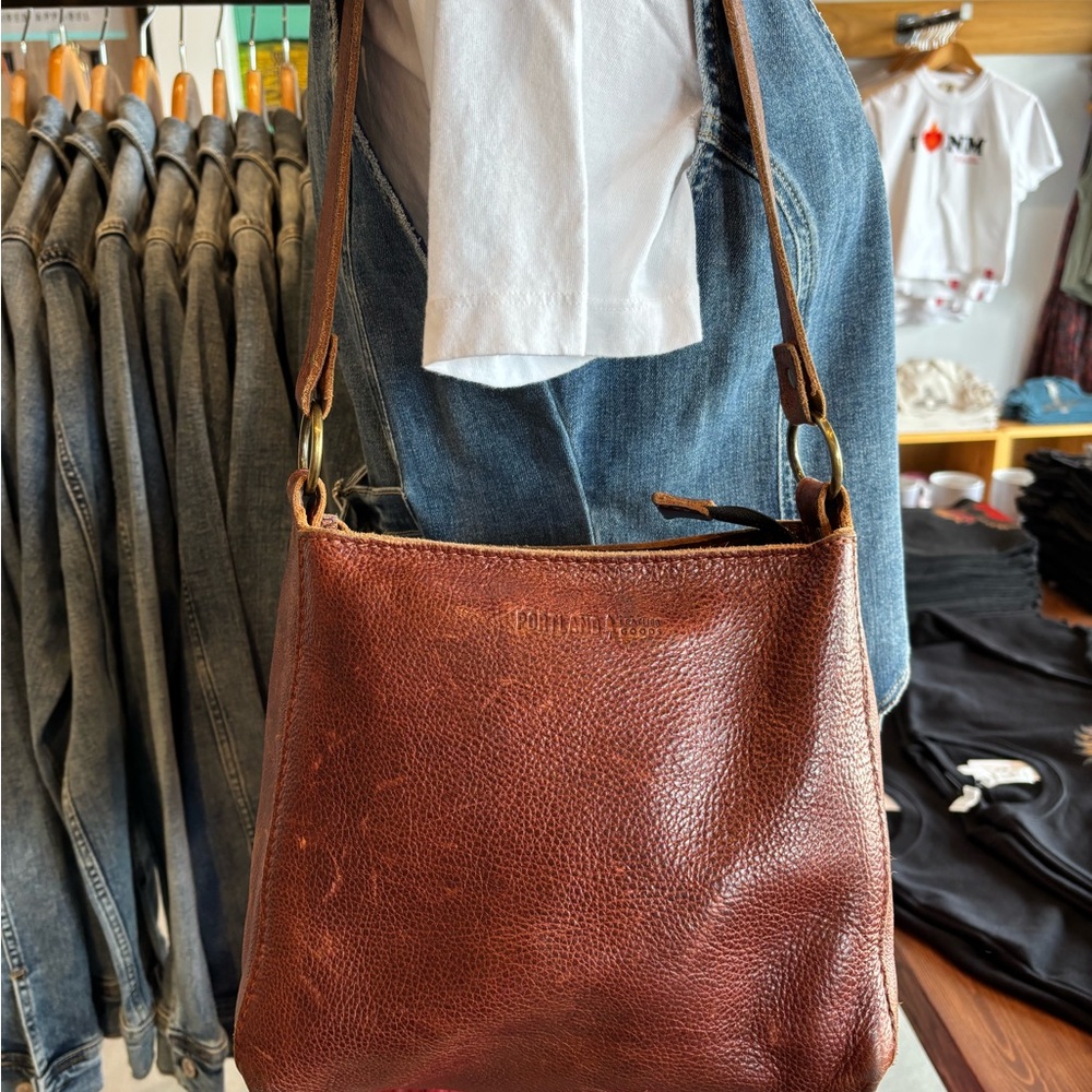 Portland Leather Brown Shoulder Bag Classic Design
